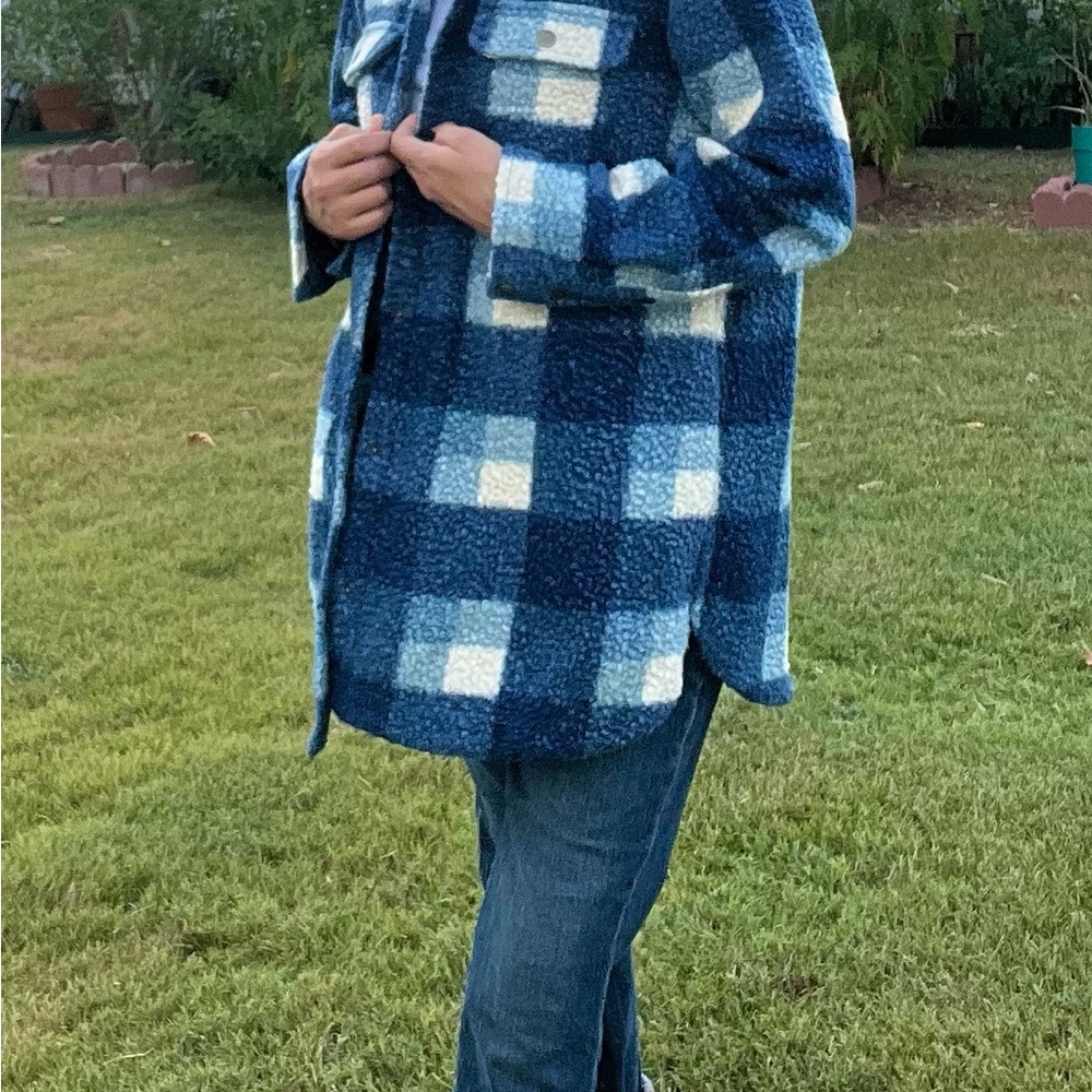 Soft surroundings blue plaid dealto shacket with pockets size medium - Picture 8 of 14